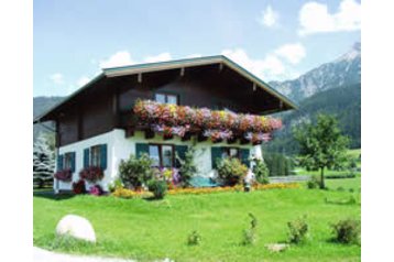 Austrija Privát Saalfelden, Eksterjeras